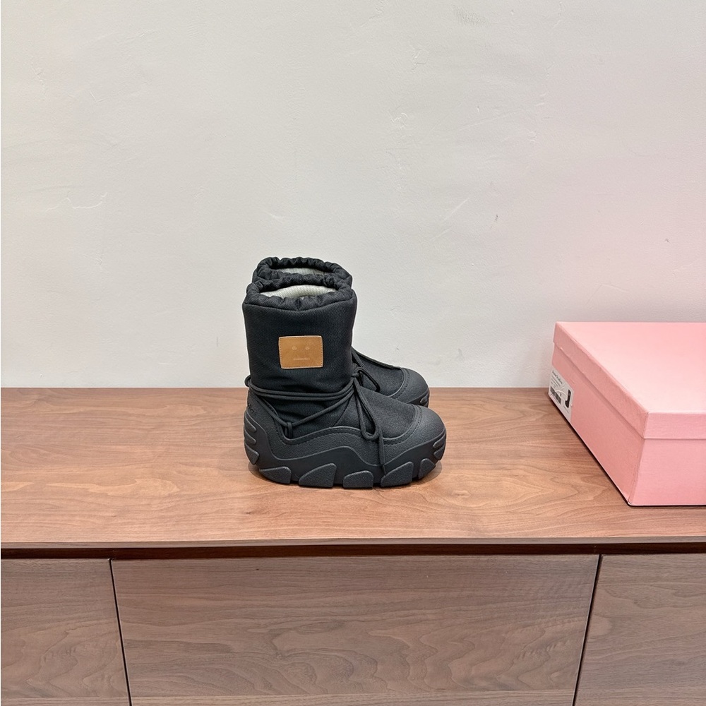 Acne Studios Black All-Weather Lace-Up Winter Boots - Picture 3 of 9